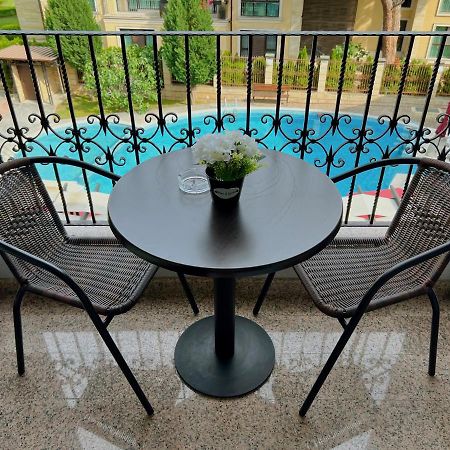 Family Hotel Paradise 圣君士坦丁和海伦那 外观 照片