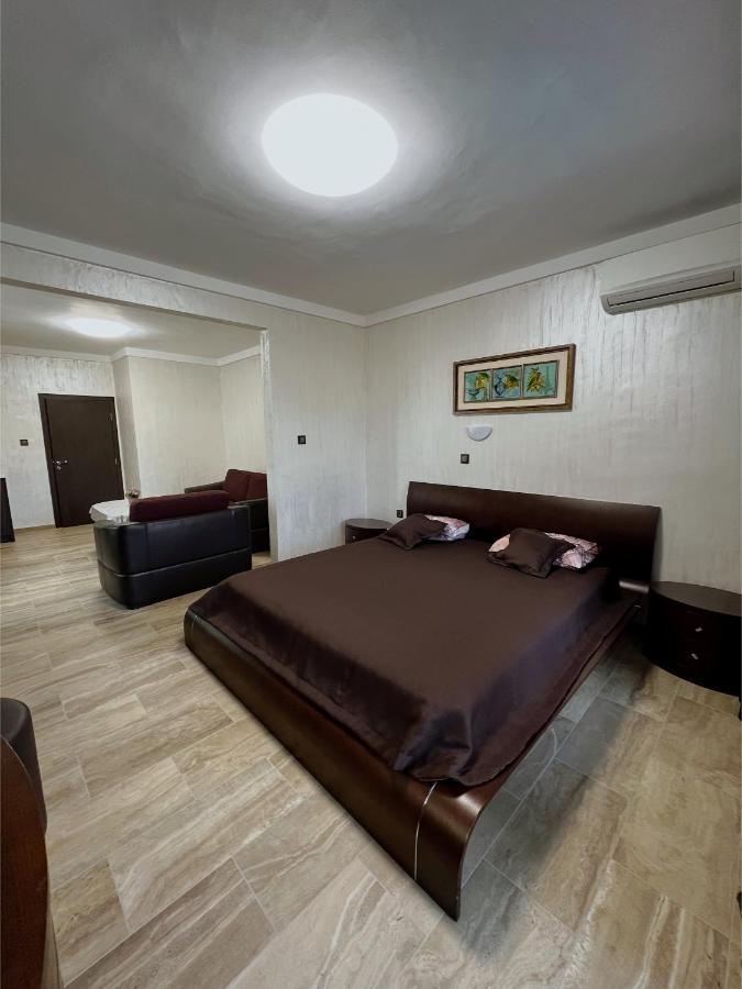 Family Hotel Paradise 圣君士坦丁和海伦那 外观 照片