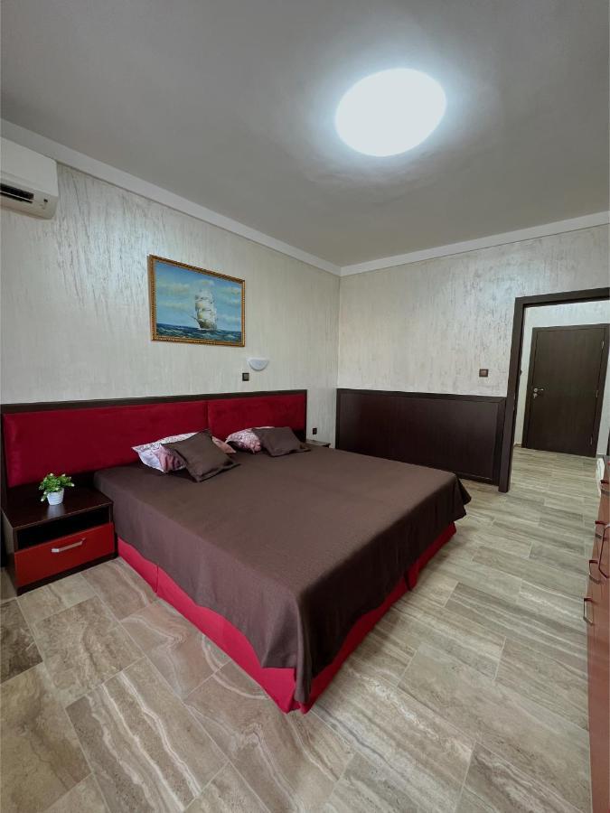 Family Hotel Paradise 圣君士坦丁和海伦那 外观 照片