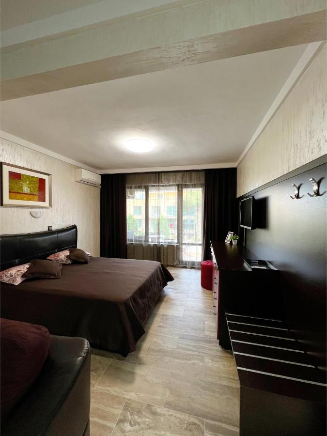 Family Hotel Paradise 圣君士坦丁和海伦那 外观 照片